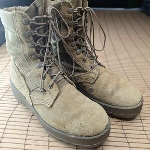 Vibram 798 Tan leather Men’s Size 6.5R Made In USA Hot Weather Army Combat Boots